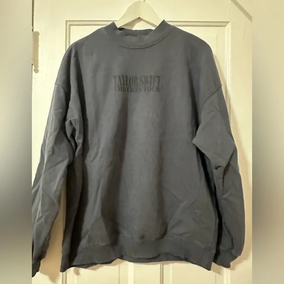 Taylor Swift Gray Tour Sweatshirt - Picture 3 of 6